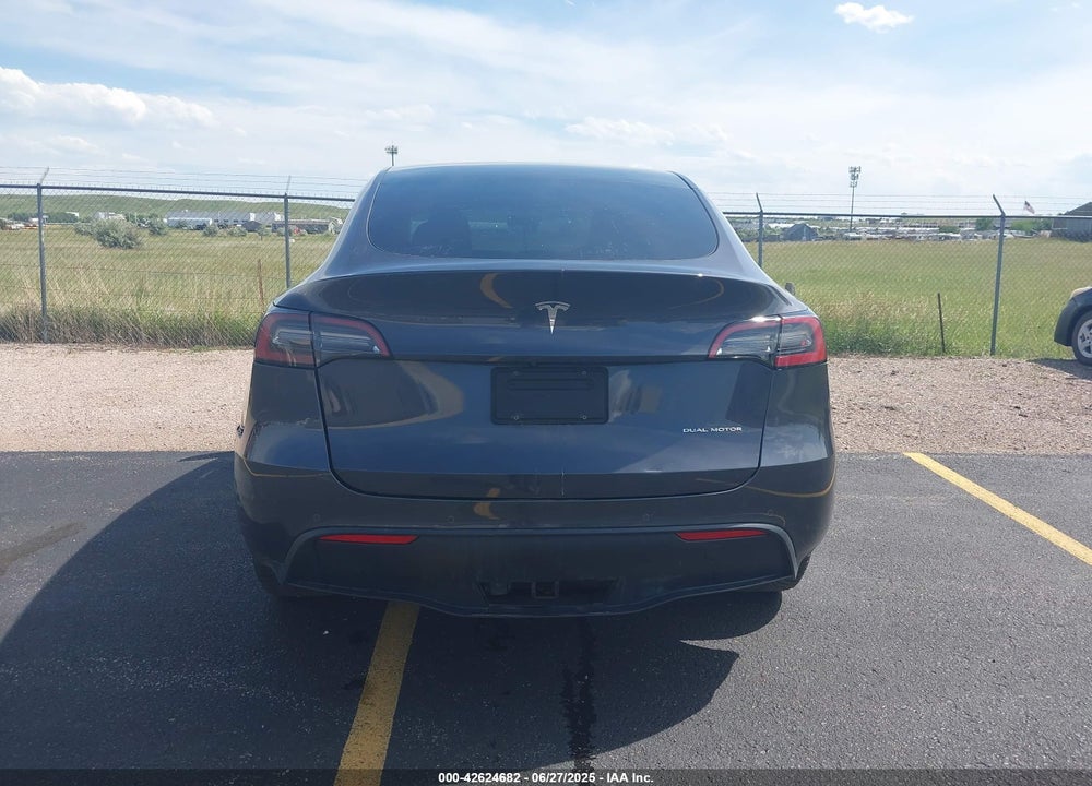 2021 TESLA MODEL Y VIN: 5YJYGDEE2MF241642