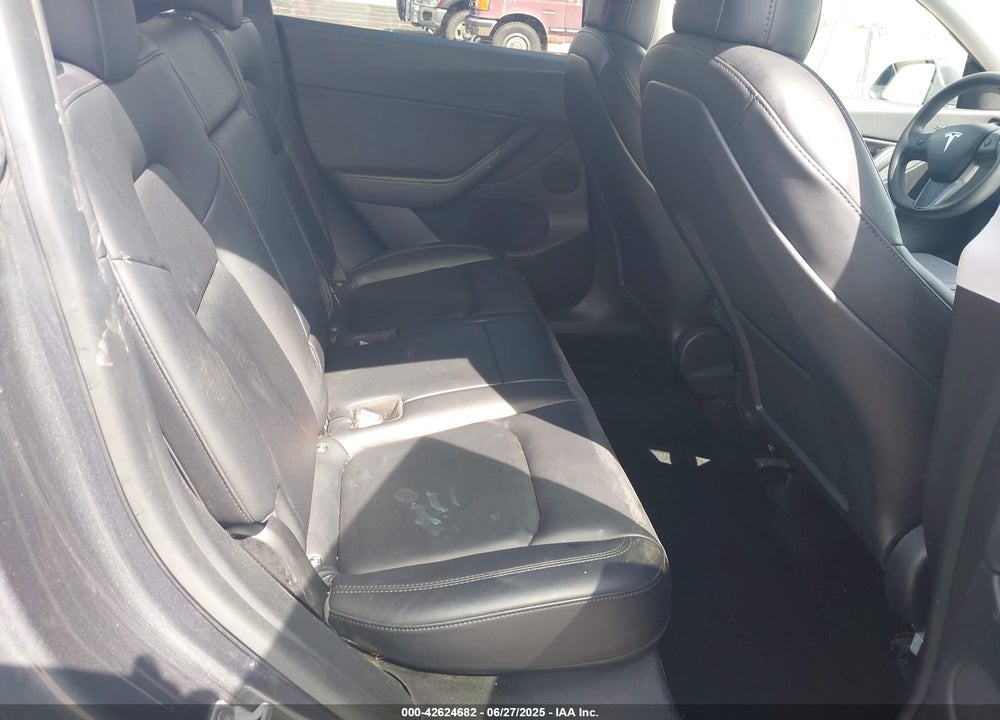2021 TESLA MODEL Y VIN: 5YJYGDEE2MF241642