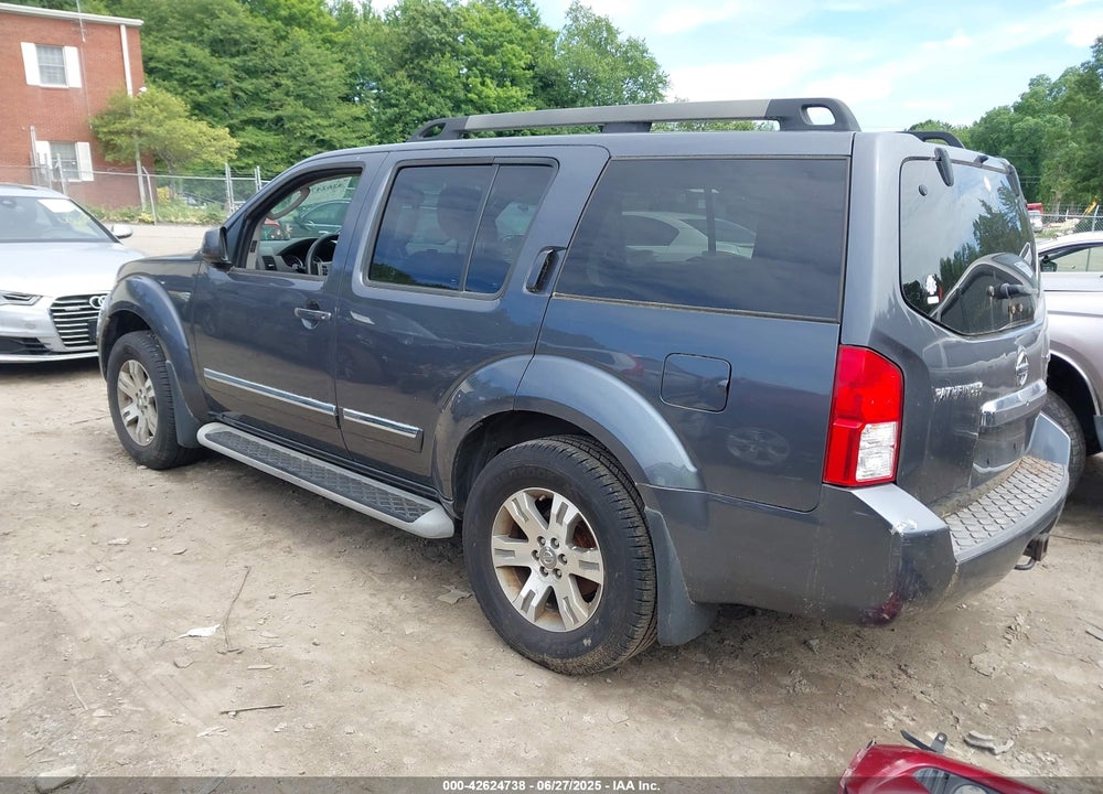2011 NISSAN PATHFINDER SILVER VIN: 5N1AR1NB0BC611685