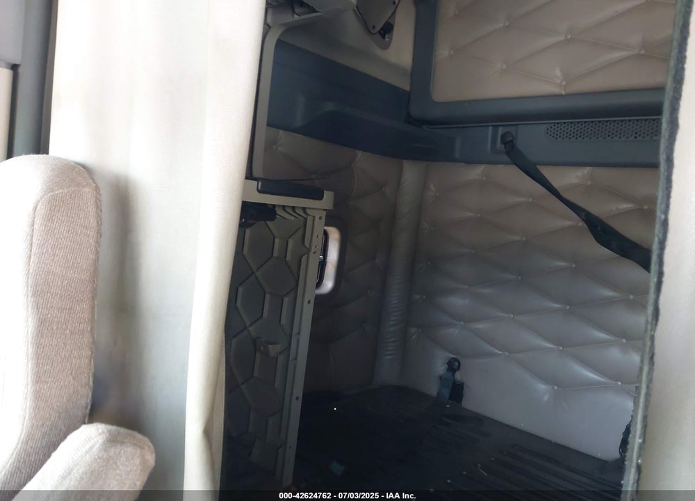 2016 FREIGHTLINER CASCADIA 125 VIN: 3AKJGLD62GSGV1848