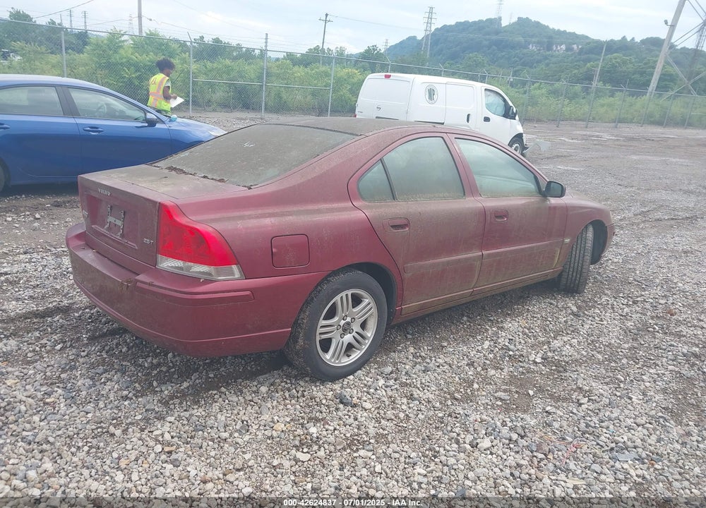 2005 VOLVO S60 2.5T VIN: YV1RS592152472278