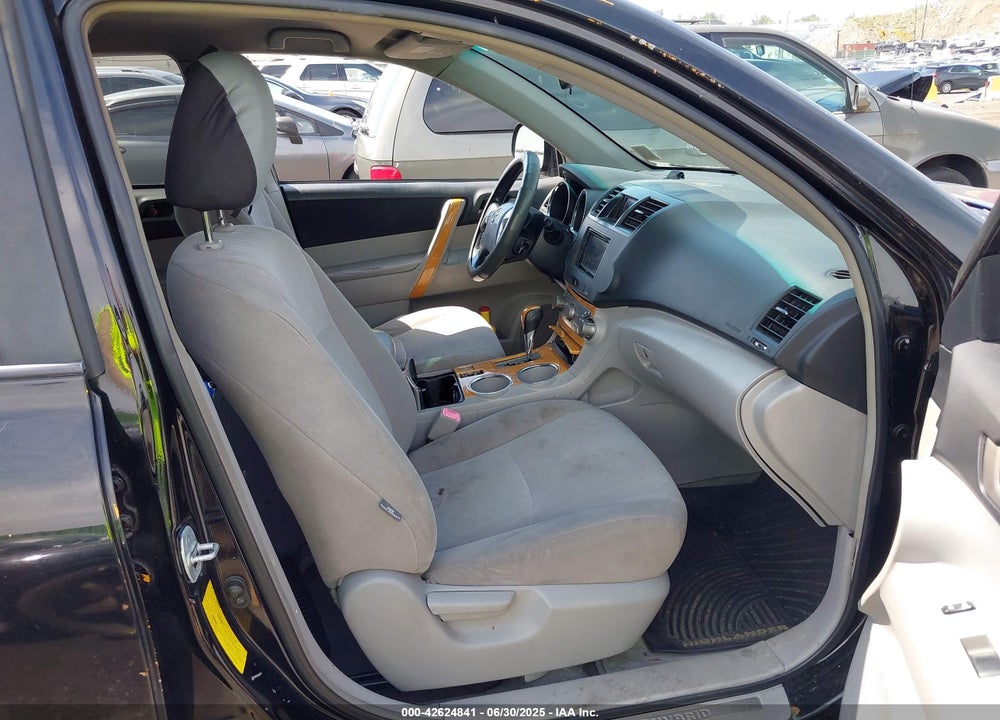 2008 TOYOTA HIGHLANDER VIN: JTEEW41AX82003843