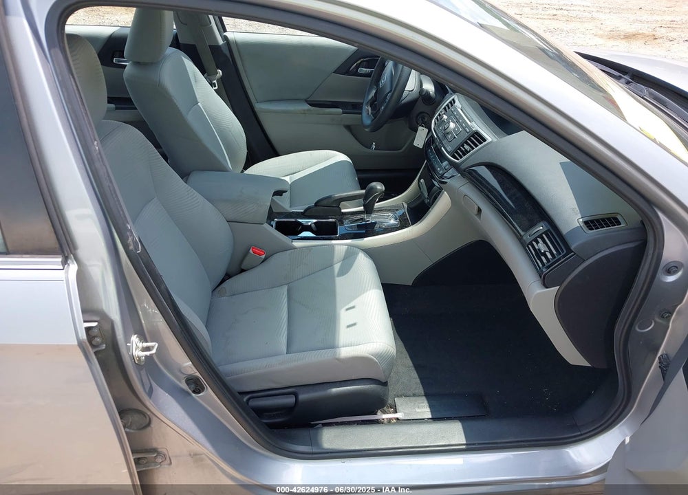 2016 HONDA ACCORD VIN: 1HGCR2F30GA067865