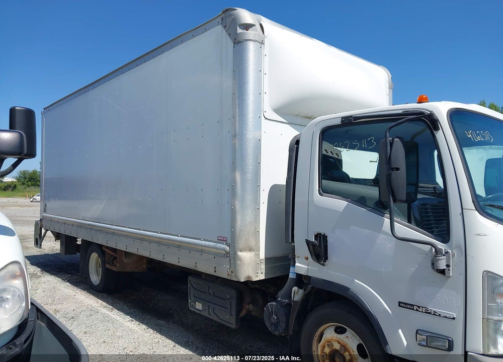 2015 ISUZU NPR DSL REG AT VIN: JALC4W163F7K00599