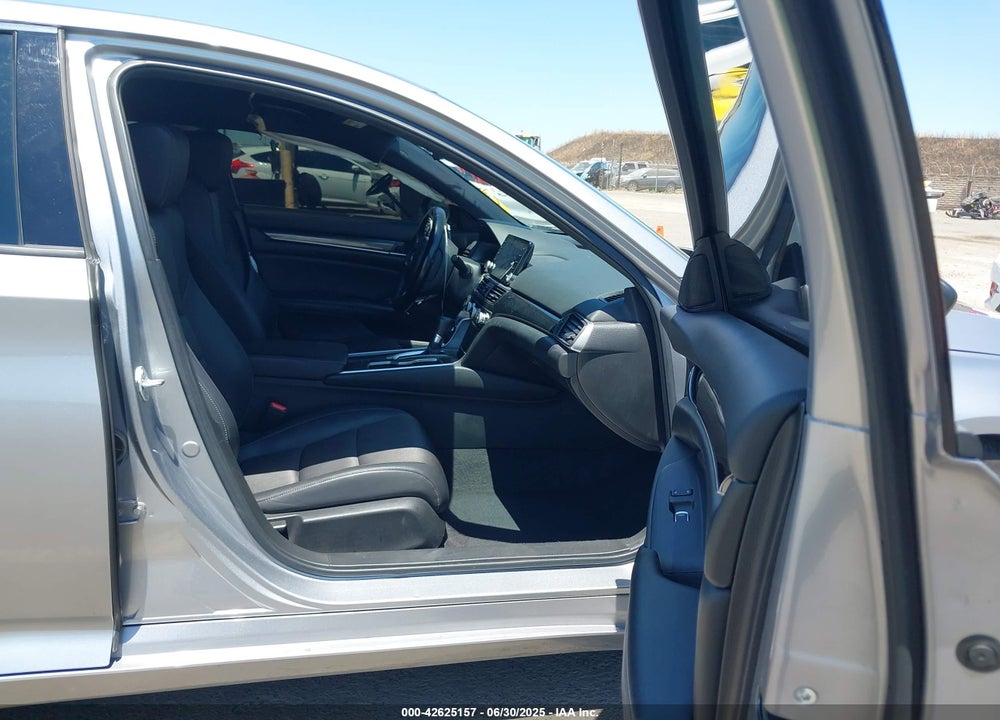 2022 HONDA ACCORD VIN: 1HGCV1F38NA042117