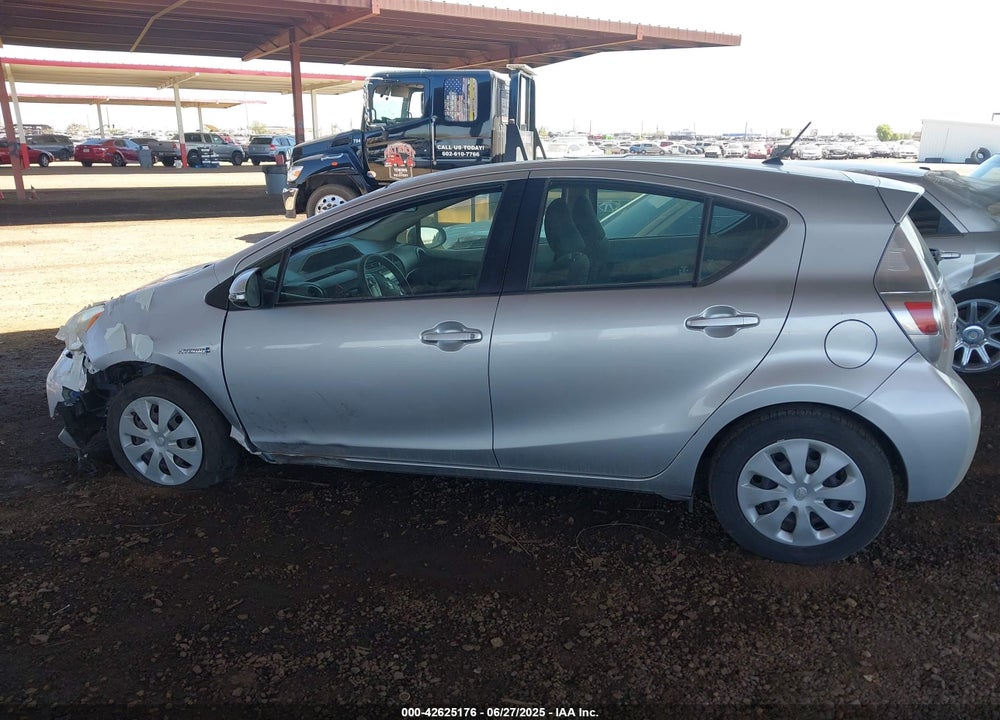 2013 TOYOTA PRIUS C VIN: JTDKDTB33D1555076