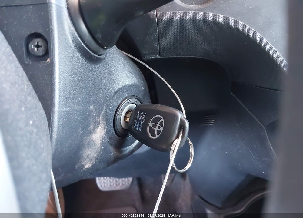 2013 TOYOTA PRIUS C VIN: JTDKDTB33D1555076