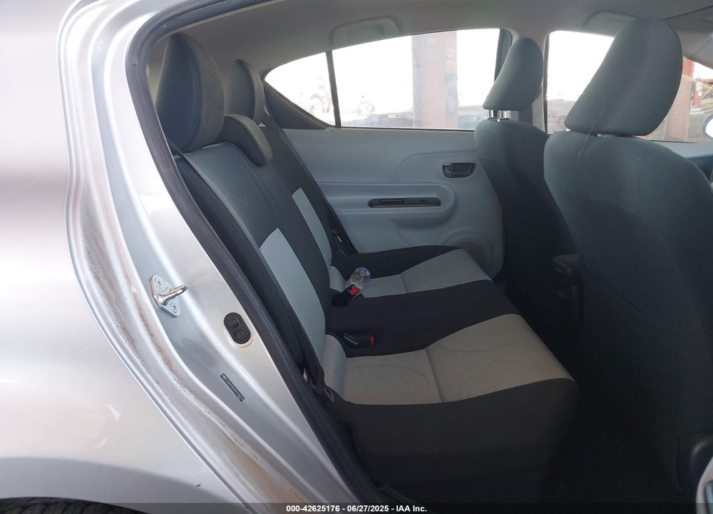2013 TOYOTA PRIUS C VIN: JTDKDTB33D1555076