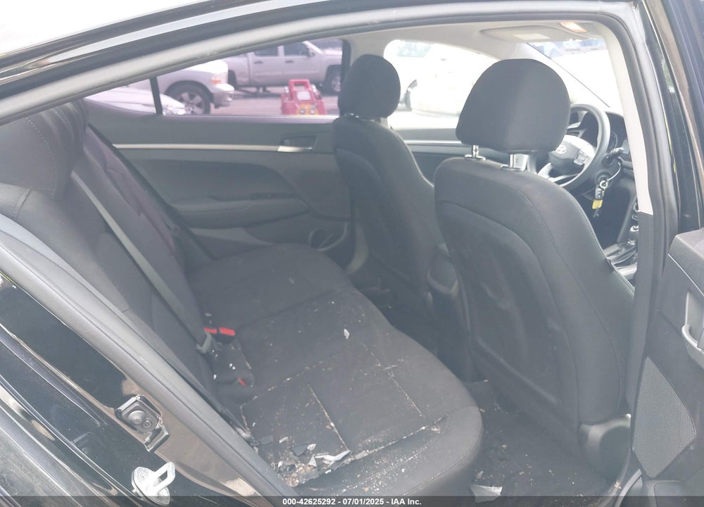 2019 HYUNDAI ELANTRA SE VIN: 5NPD74LF6KH434112