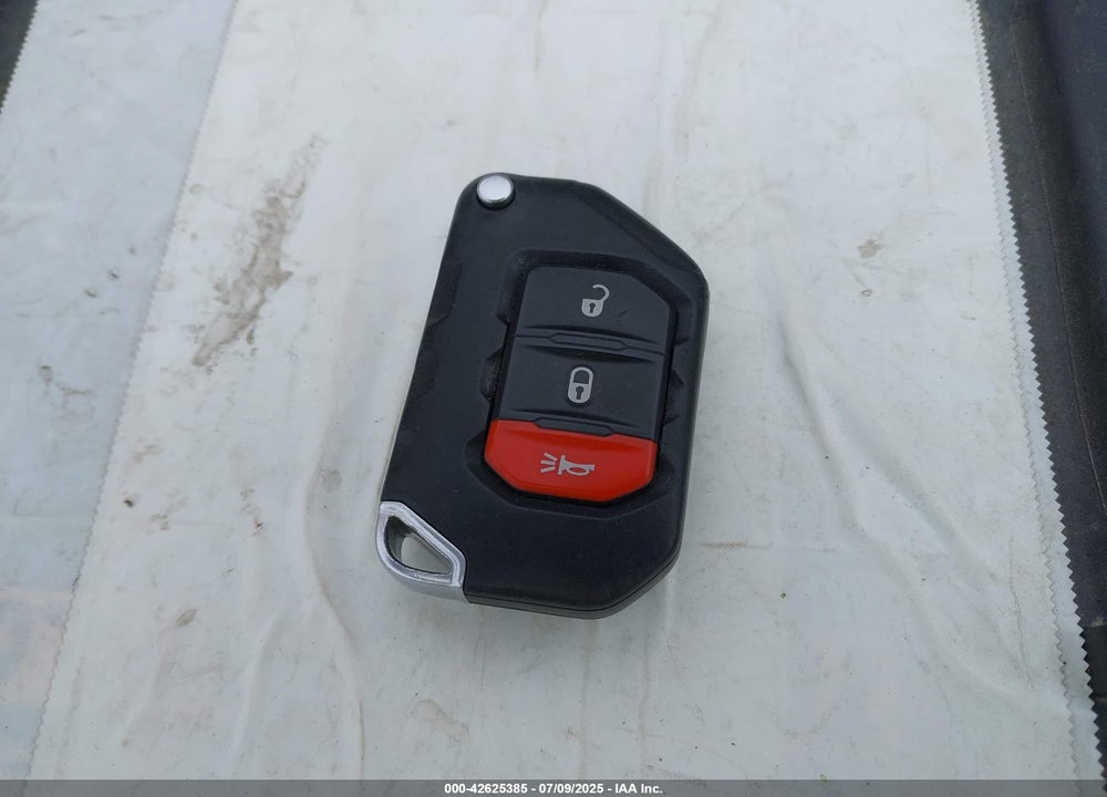 2021 JEEP WRANGLER / VIN: 1C4JJXP68MW762483