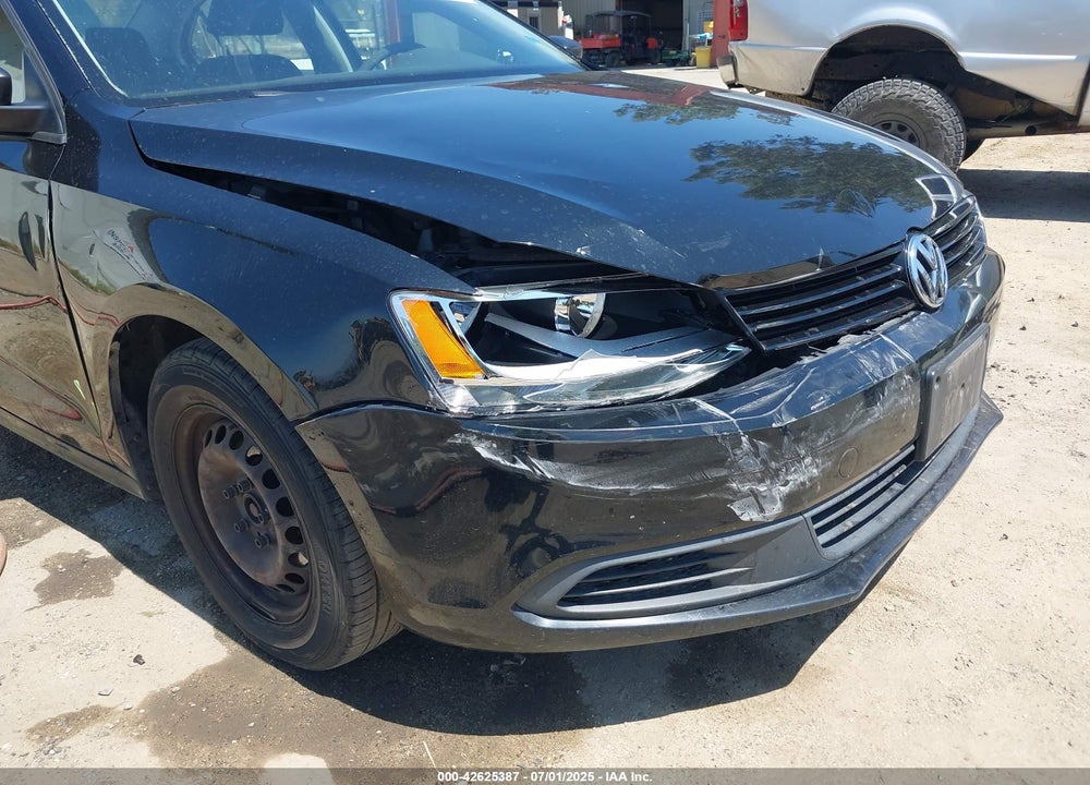 2013 VOLKSWAGEN JETTA 2.0L S VIN: 3VW2K7AJ8DM401931