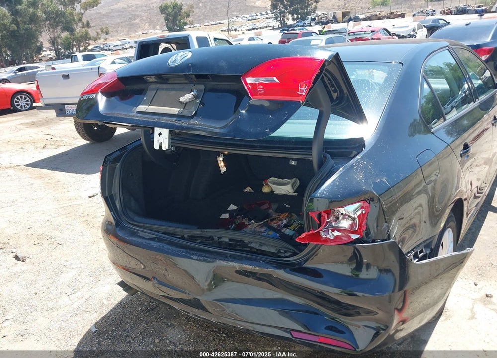 2013 VOLKSWAGEN JETTA 2.0L S VIN: 3VW2K7AJ8DM401931