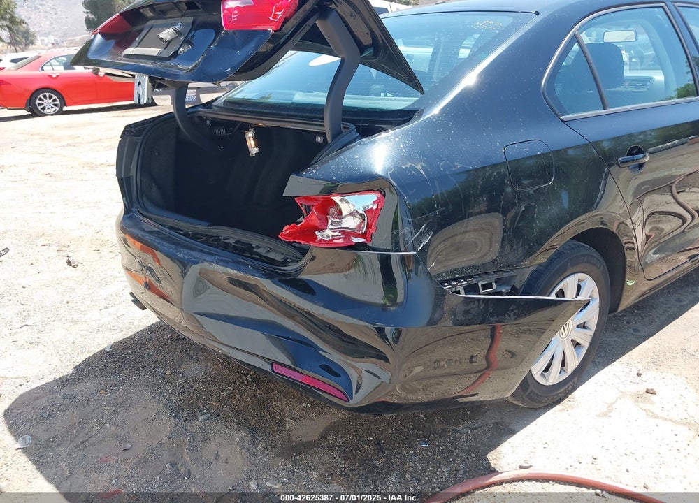 2013 VOLKSWAGEN JETTA 2.0L S VIN: 3VW2K7AJ8DM401931