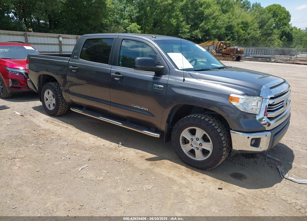 2017 TOYOTA TUNDRA SR5 5.7L V8 VIN: 5TFDW5F18HX598189