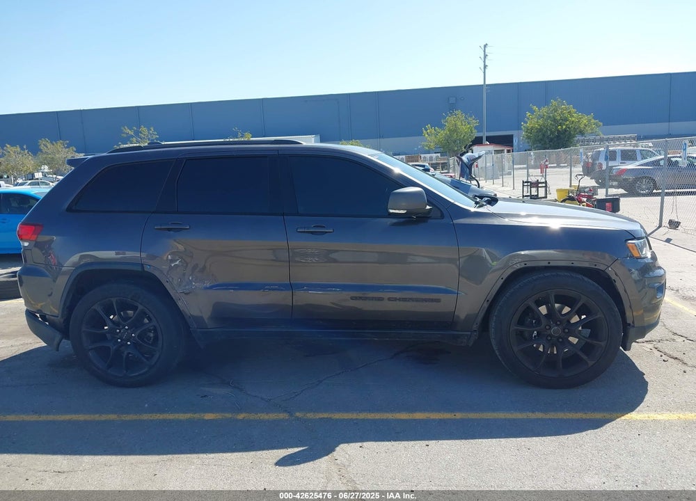 2017 JEEP GRAND CHEROKEE TRAILHAWK 4X4 VIN: 1C4RJFLT5HC932928
