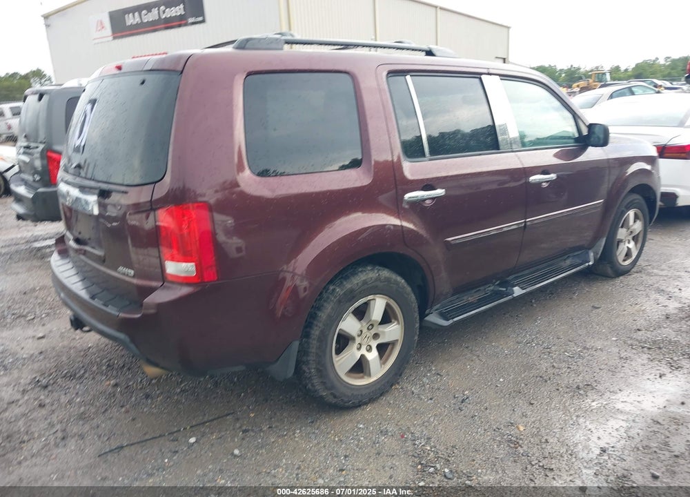 2011 HONDA PILOT EX-L VIN: 5FNYF4H65BB050365