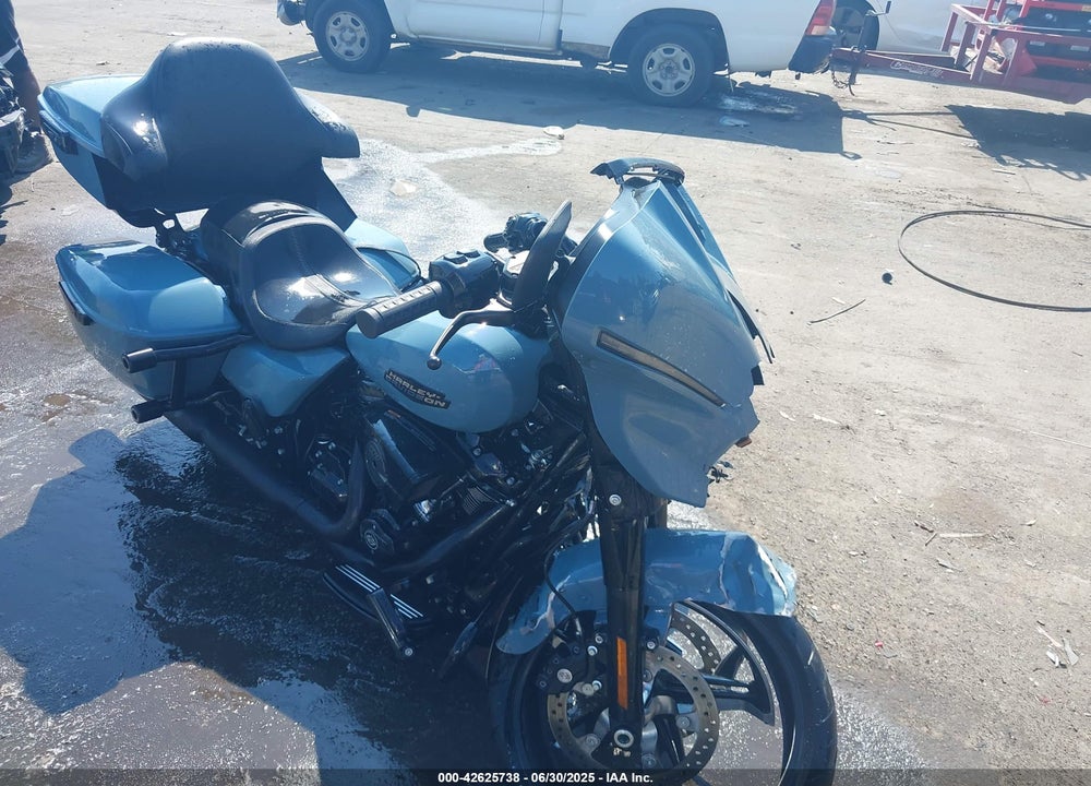 2024 HARLEY-DAVIDSON FLHX VIN: 1HD1KB712RB627596
