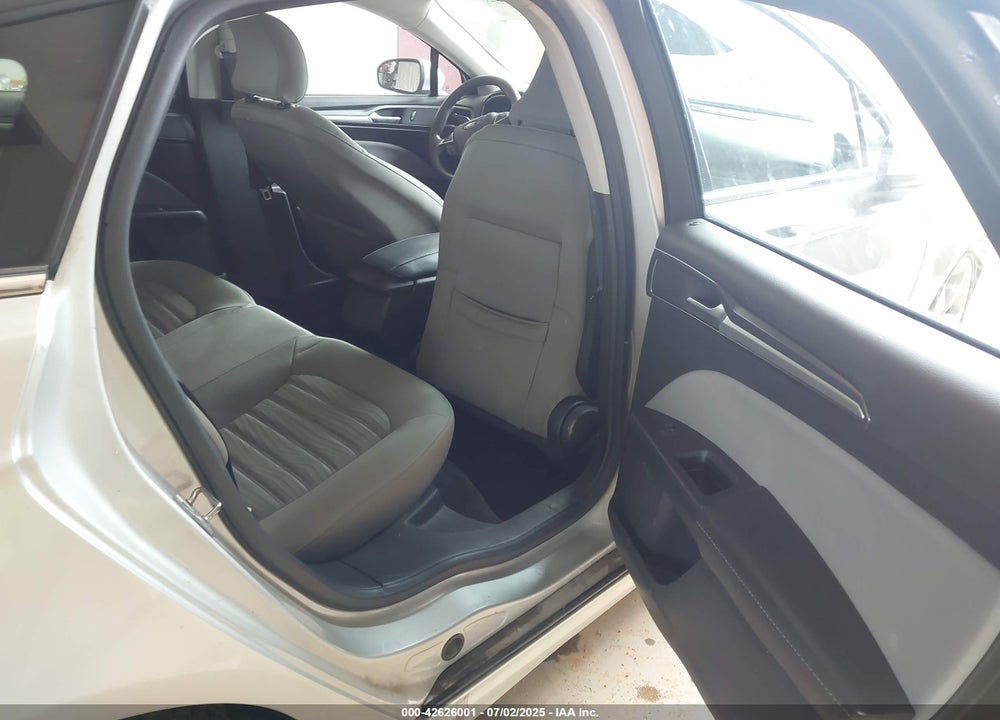 2016 FORD FUSION VIN: 3FA6P0G75GR274240