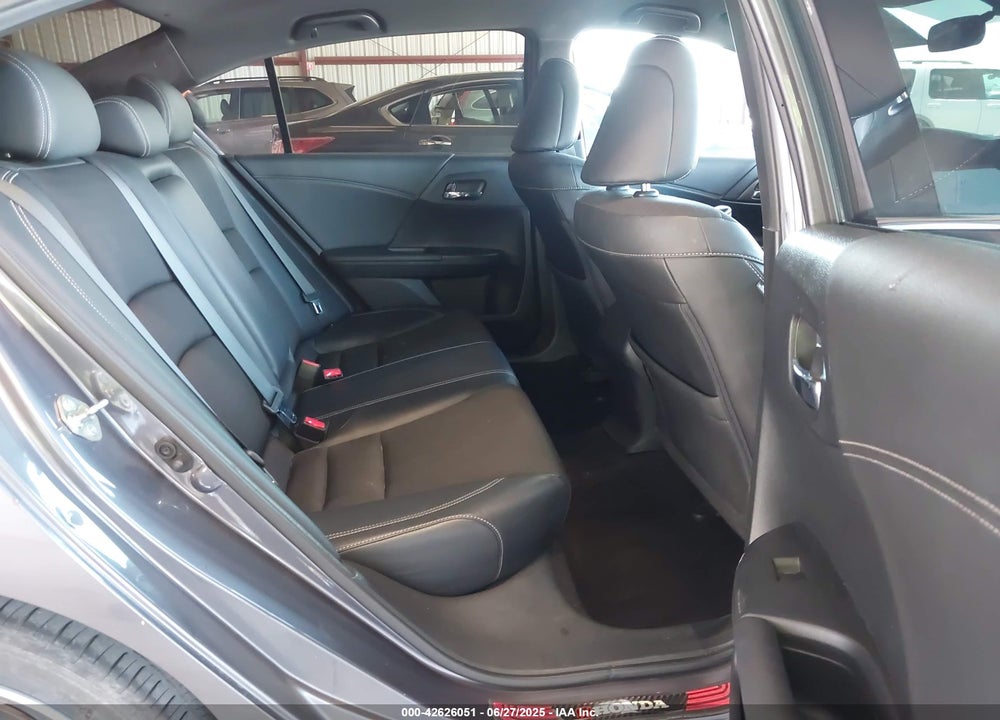 2016 HONDA ACCORD VIN: 1HGCR2F61GA157973