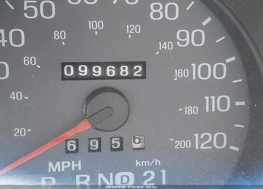 2005 MERCURY GRAND MARQUIS GS VIN: 2MEFM74W85X655746