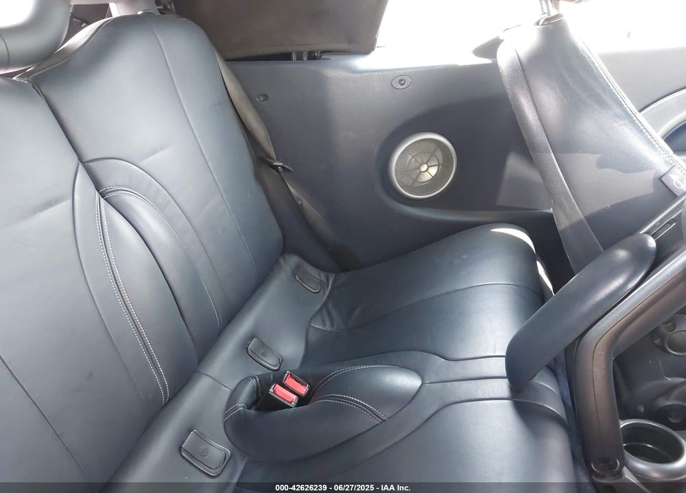 2007 MINI COOPER S VIN: WMWRH33597TJ43981