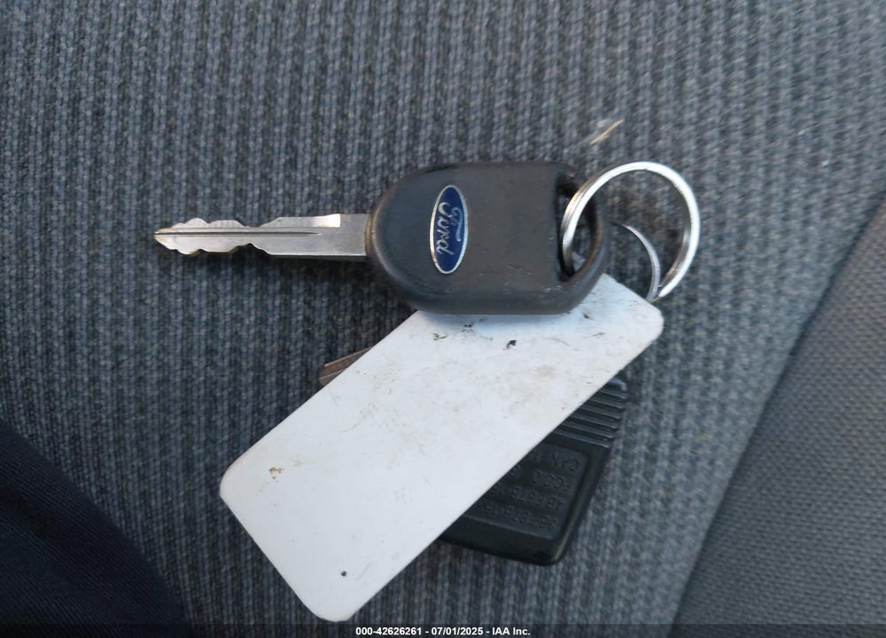 2000 FORD TAURUS SES VIN: 1FAFP55U1YA246677