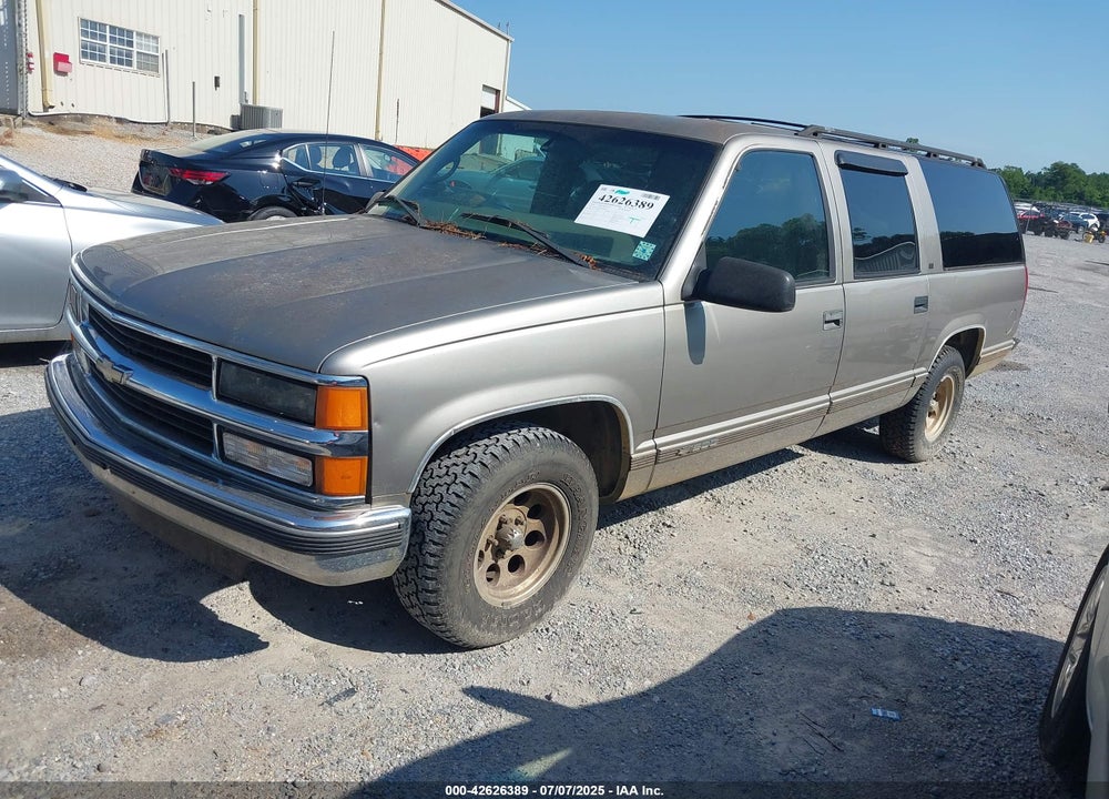1999 CHEVROLET SUBURBAN 1500 LT VIN: 3GNEC16R2XG210654