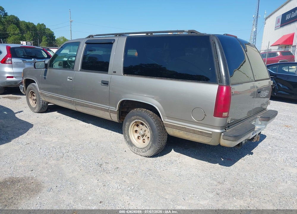 1999 CHEVROLET SUBURBAN 1500 LT VIN: 3GNEC16R2XG210654