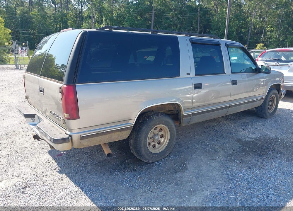 1999 CHEVROLET SUBURBAN 1500 LT VIN: 3GNEC16R2XG210654