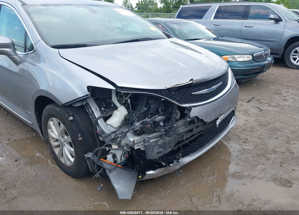 2017 CHRYSLER PACIFICA VIN: 2C4RC1BG1HR729432