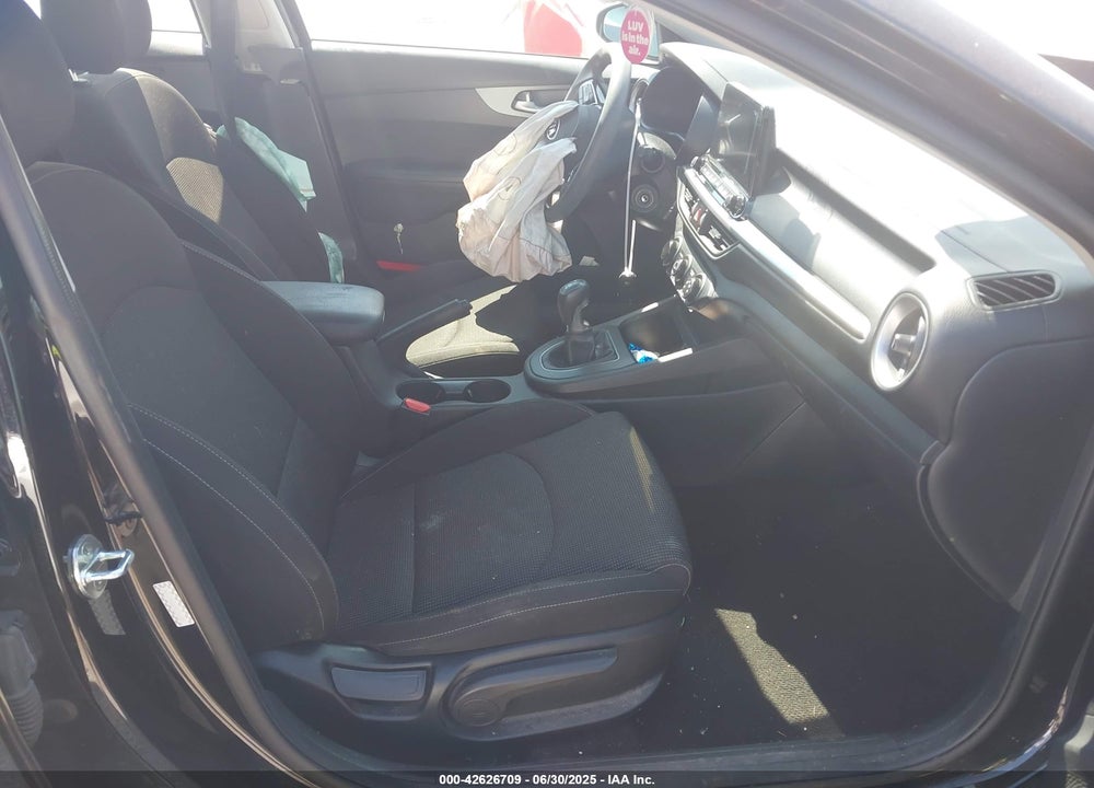 2021 KIA FORTE VIN: 3KPF24AD6ME286088