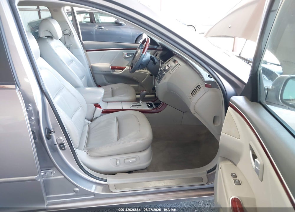 2007 HYUNDAI AZERA VIN: KMHFC46F67A152353