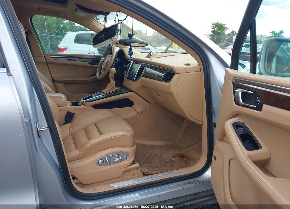 2015 PORSCHE MACAN VIN: WP1AB2A5XFLB59652