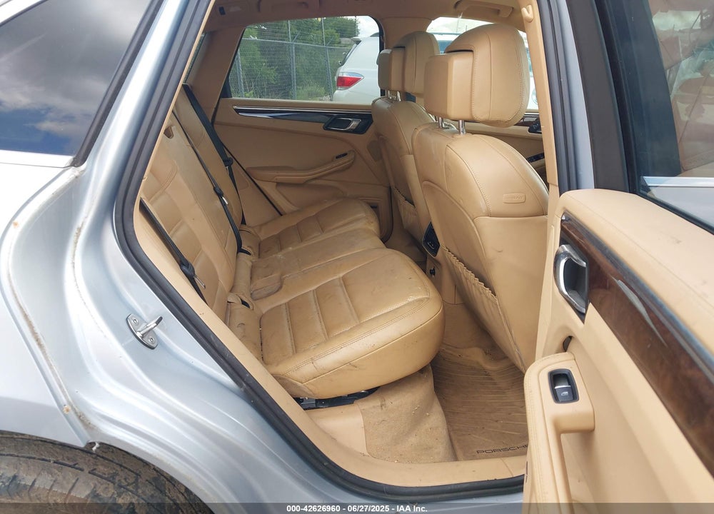 2015 PORSCHE MACAN VIN: WP1AB2A5XFLB59652