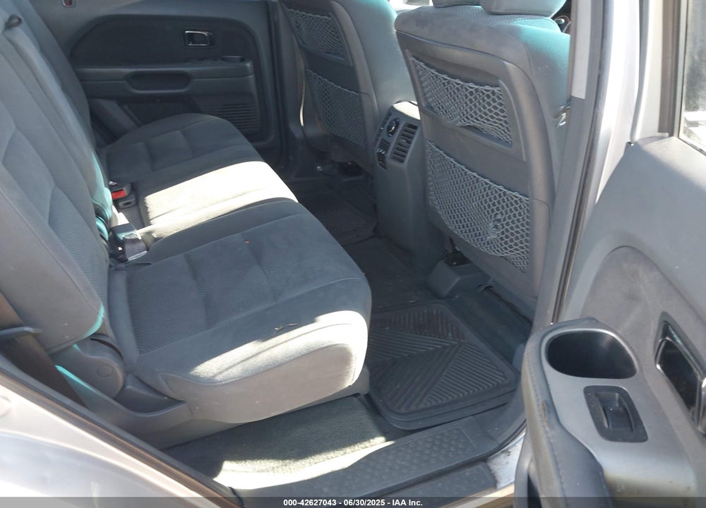 2008 HONDA PILOT VIN: 5FNYF18358B027763