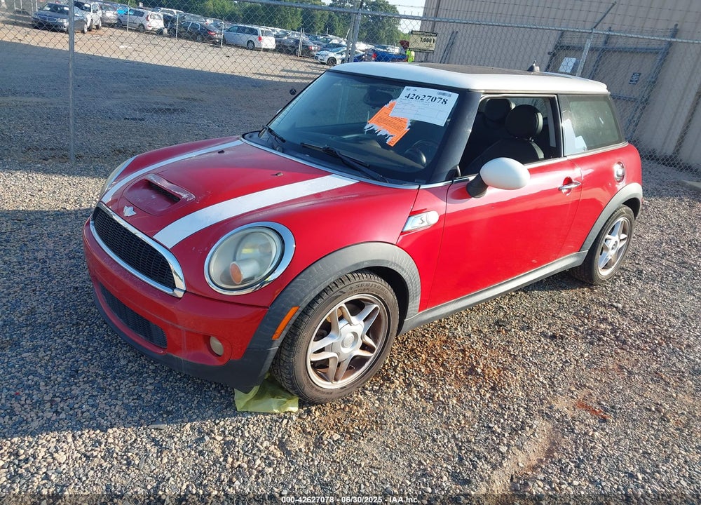 2008 MINI COOPER VIN: WMWMF73598TV32869