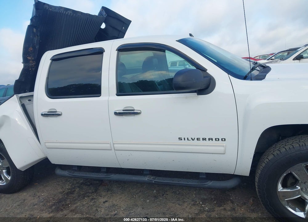 2011 CHEVROLET SILVERADO 1500 VIN: 3GCUKSE24BG207006