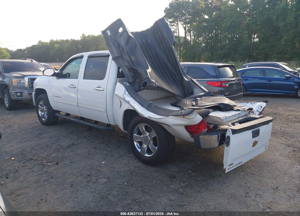 2011 CHEVROLET SILVERADO 1500 VIN: 3GCUKSE24BG207006