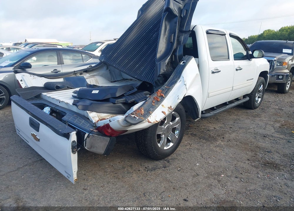 2011 CHEVROLET SILVERADO 1500 VIN: 3GCUKSE24BG207006