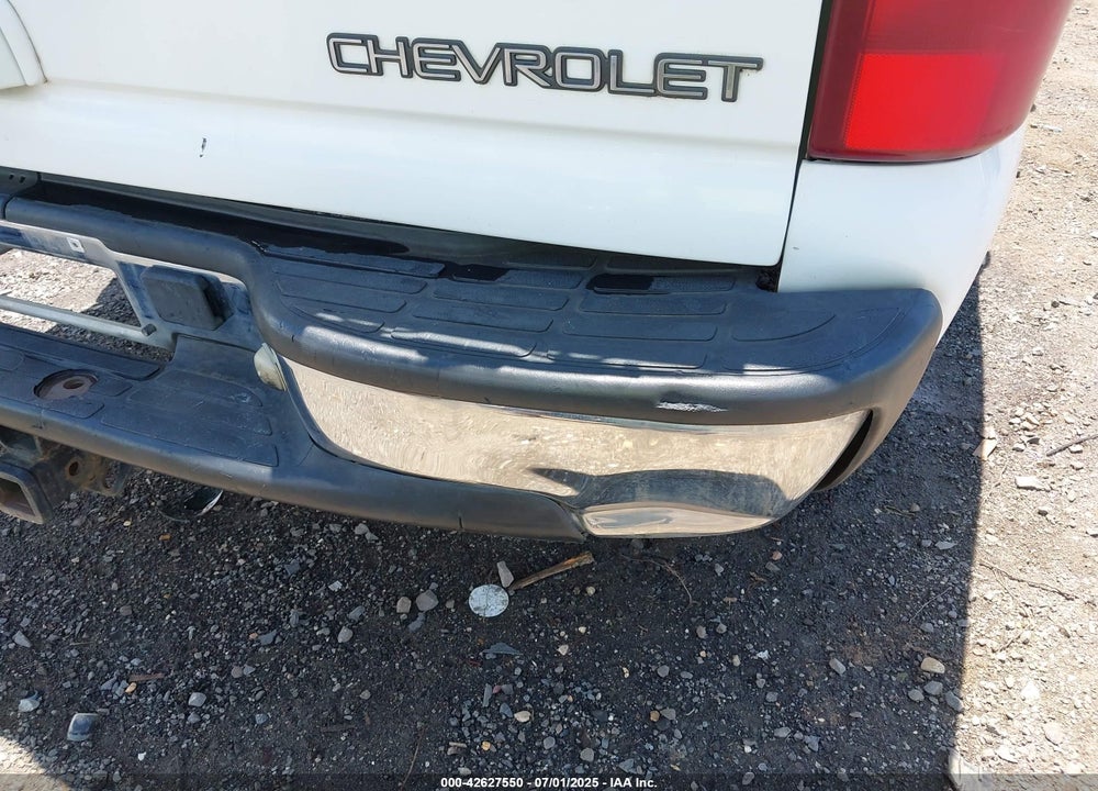 2002 CHEVROLET SUBURBAN 1500 VIN: 1GNEC16Z02J219490