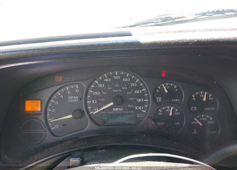2002 CHEVROLET SUBURBAN 1500 VIN: 1GNEC16Z02J219490