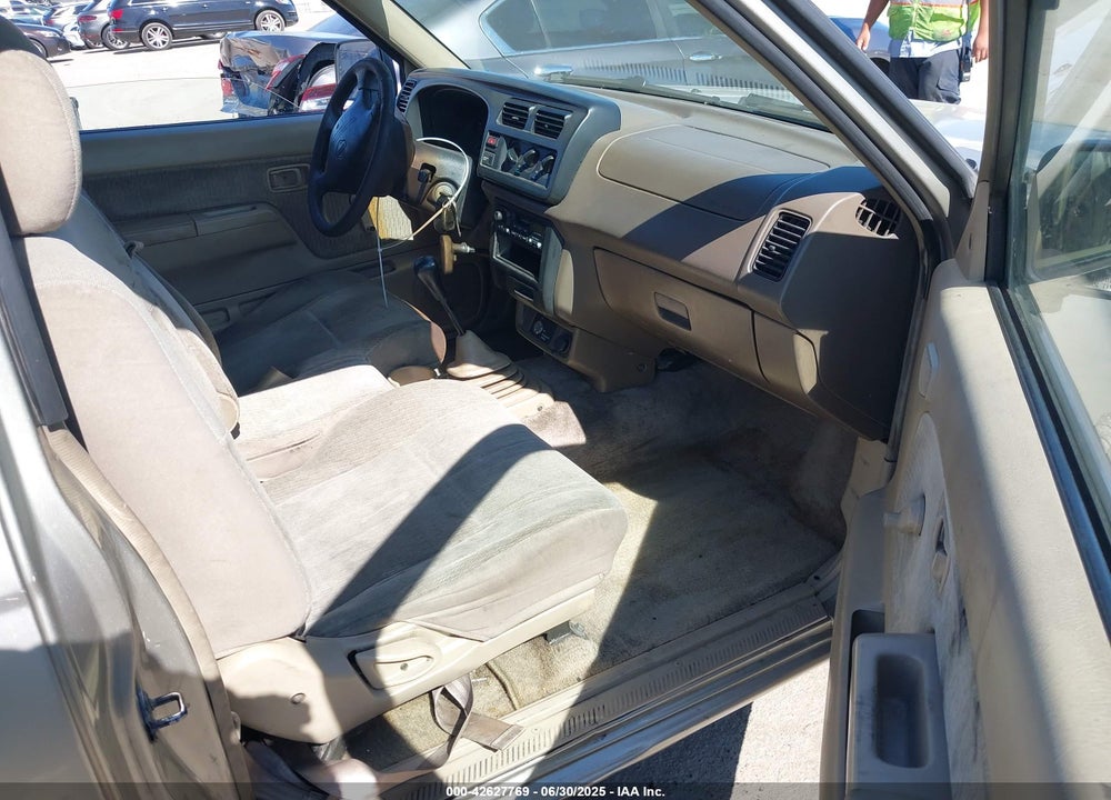 2000 NISSAN FRONTIER XE VIN: 1N6DD26S4YC394572