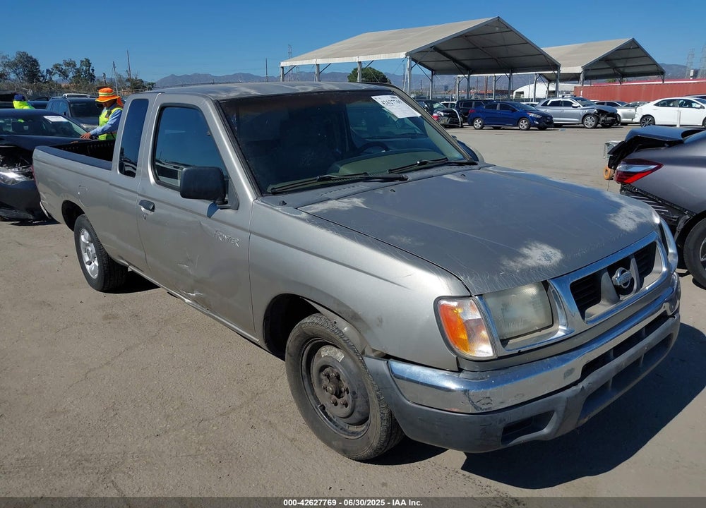 2000 NISSAN FRONTIER XE VIN: 1N6DD26S4YC394572