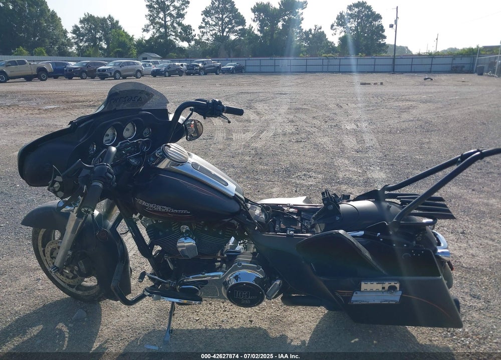 2013 HARLEY-DAVIDSON FLHX STREET GLIDE VIN: 1HD1KBM16DB607896