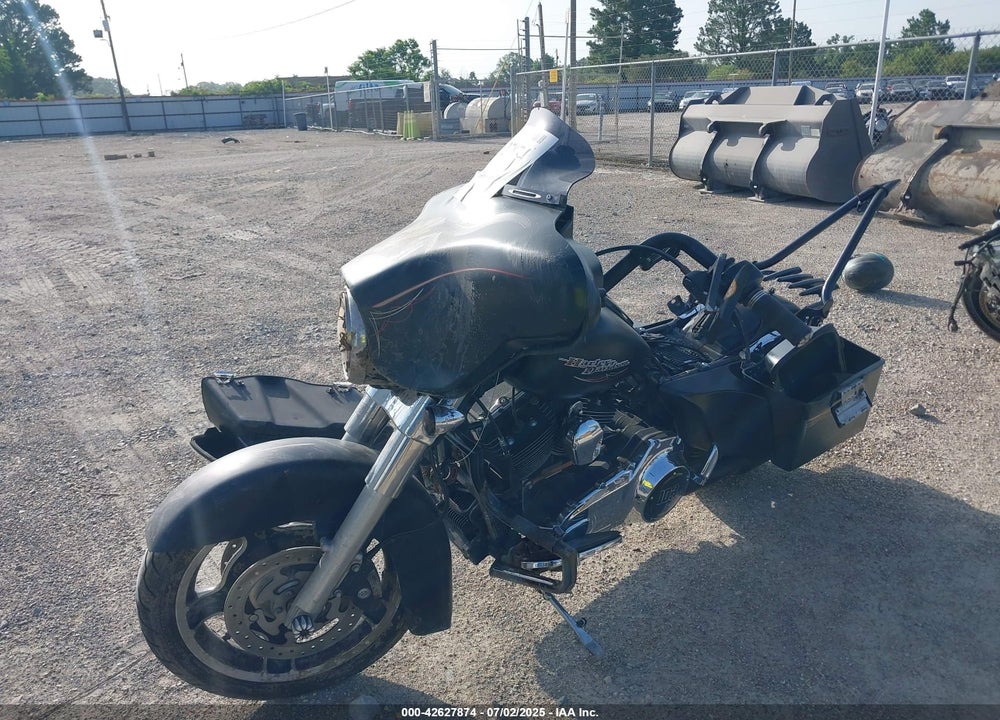 2013 HARLEY-DAVIDSON FLHX STREET GLIDE VIN: 1HD1KBM16DB607896