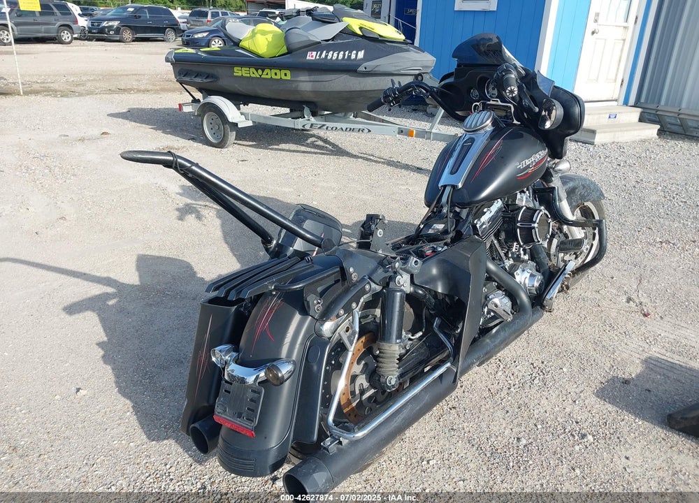 2013 HARLEY-DAVIDSON FLHX STREET GLIDE VIN: 1HD1KBM16DB607896