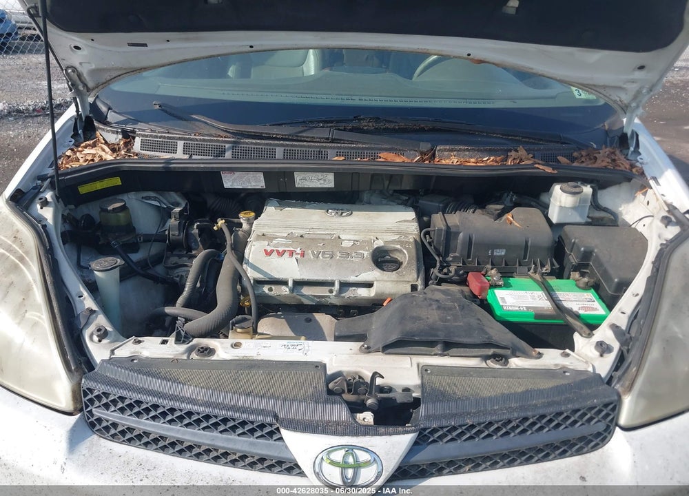 2005 TOYOTA SIENNA XLE VIN: 5TDZA22C45S335452