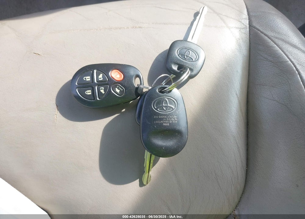 2005 TOYOTA SIENNA XLE VIN: 5TDZA22C45S335452
