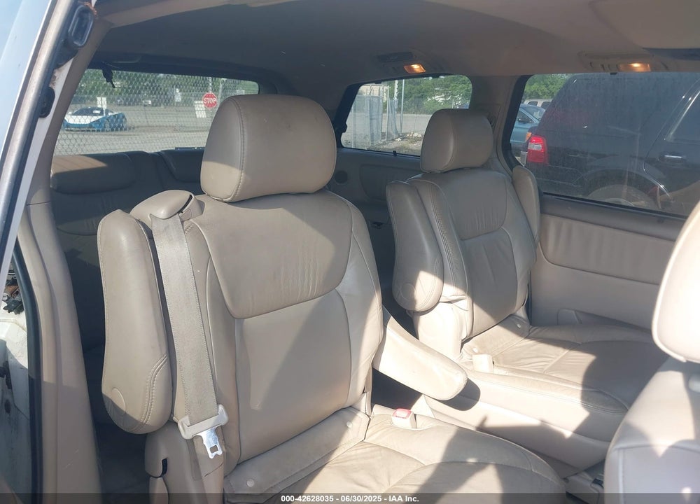 2005 TOYOTA SIENNA XLE VIN: 5TDZA22C45S335452