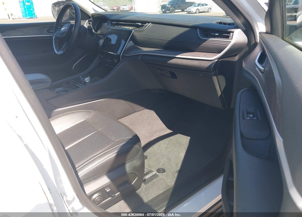 2022 JEEP GRAND CHEROKEE VIN: 1C4RJKBG1N8515561